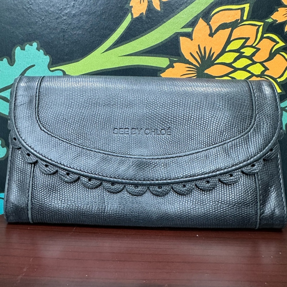 See by Chloé Black Scalloped Leather Continental Wallet - Picture 3 of 9